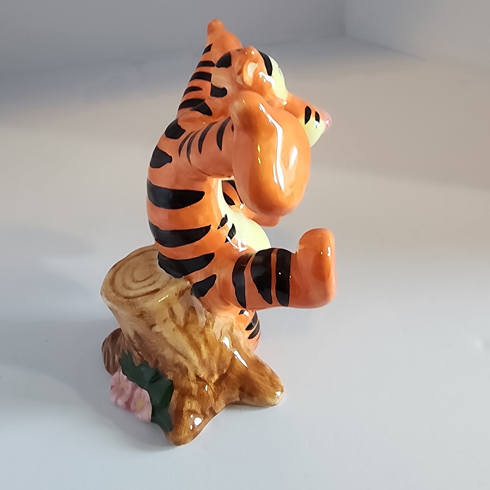 VINTAGE Tigger Ceramic Figurine - Picture 3 of 5